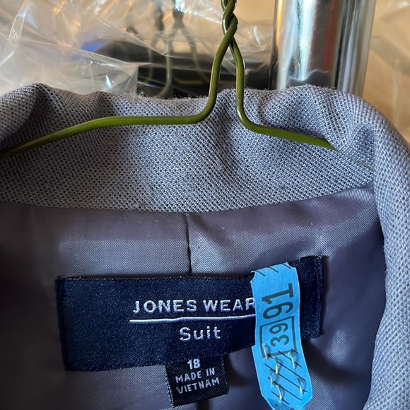 Jacket - Picture 4 of 4